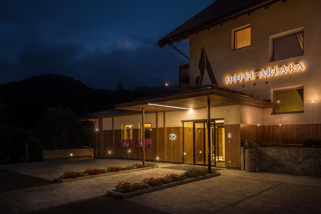 Hotel Arlara Corvara In Badia Exterior foto