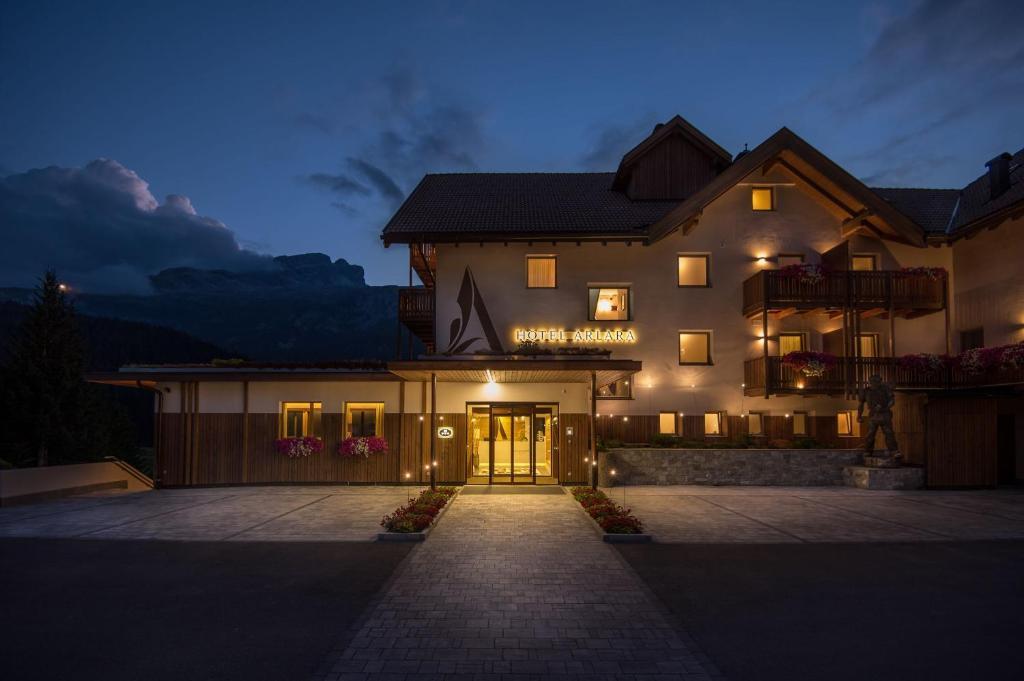 Hotel Arlara Corvara In Badia Exterior foto