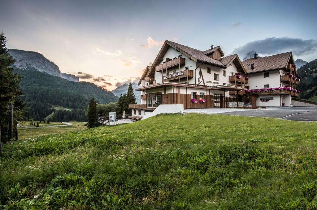 Hotel Arlara Corvara In Badia Exterior foto